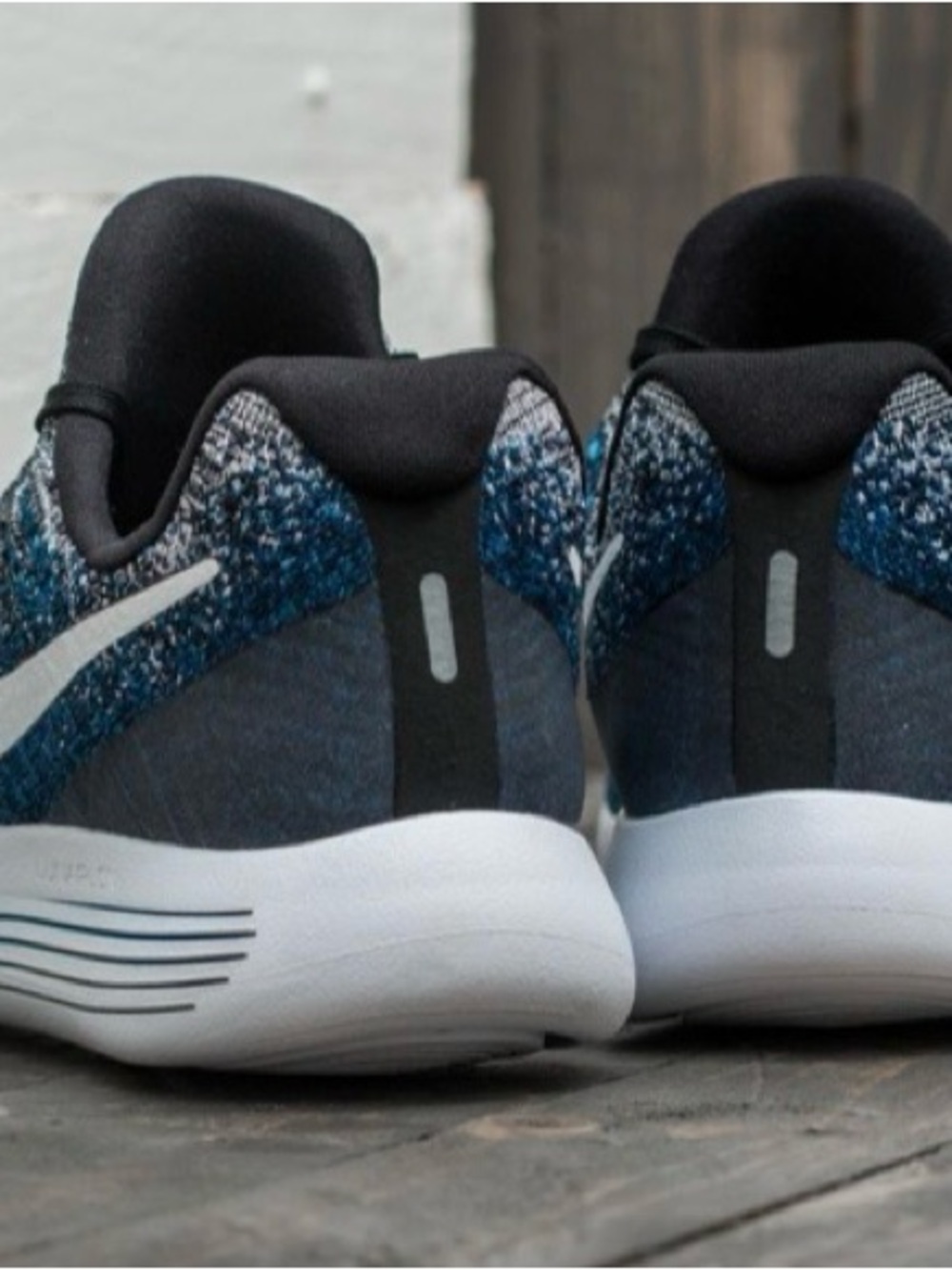 Nike LunarEpic Low Flyknit 2 Photo Blue Running Shoes-Womens 7.5 OR Youth 6Y - Picture 4 of 5